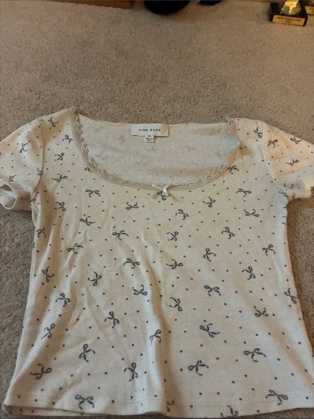 Pink Rose Cream Scoop Neck Tee with Gray Bow Print